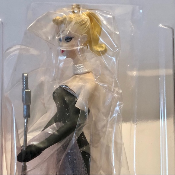 Barbie Collector’s Series Vintage Hallmark Keepsake Ornament in Original in Box - Picture 4 of 14